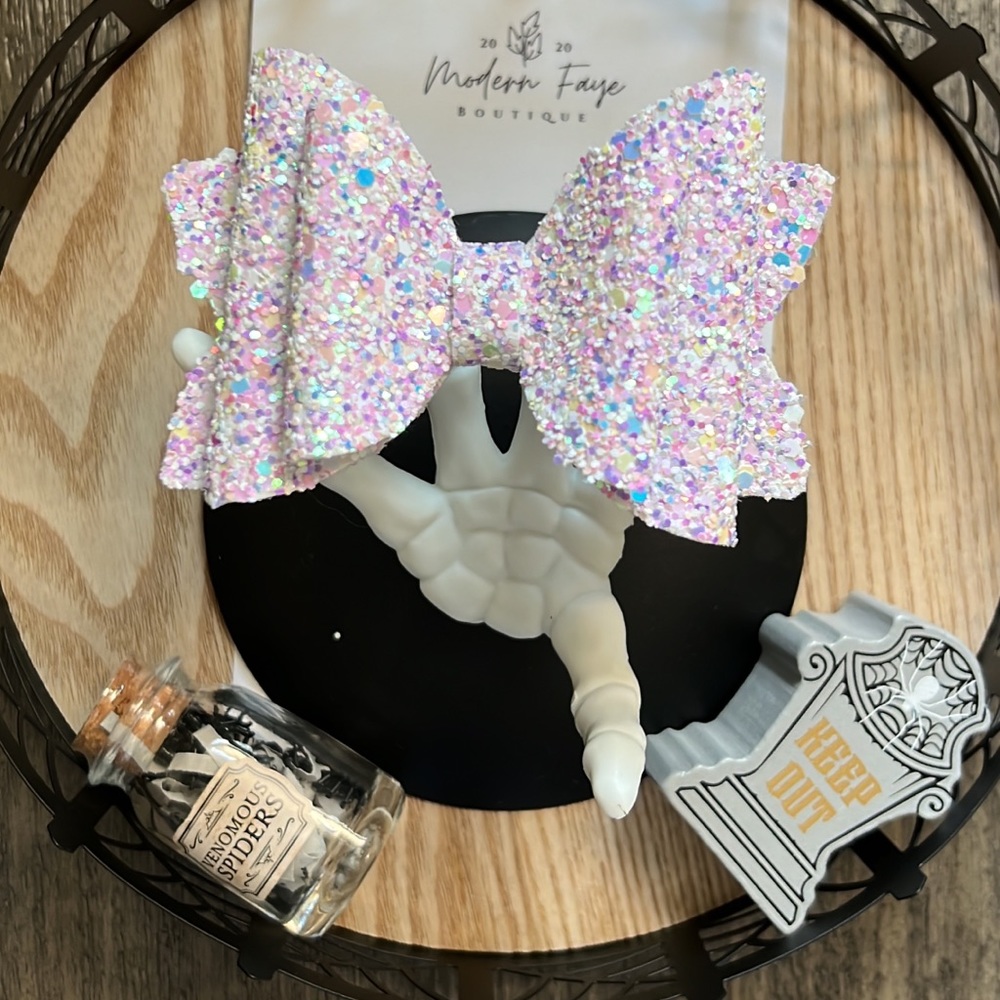 3.5” Faux Leather Bow